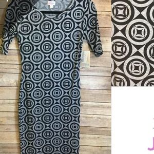 Black and white LuLaRoe Julia
